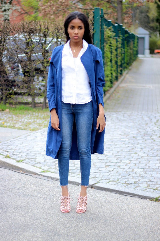 Outfit Blauer Fruhlingsmantel Und Rosafarbene Sandalen Mode Blog Berlin Blogazine Fashion Blog Berlin Deutschland