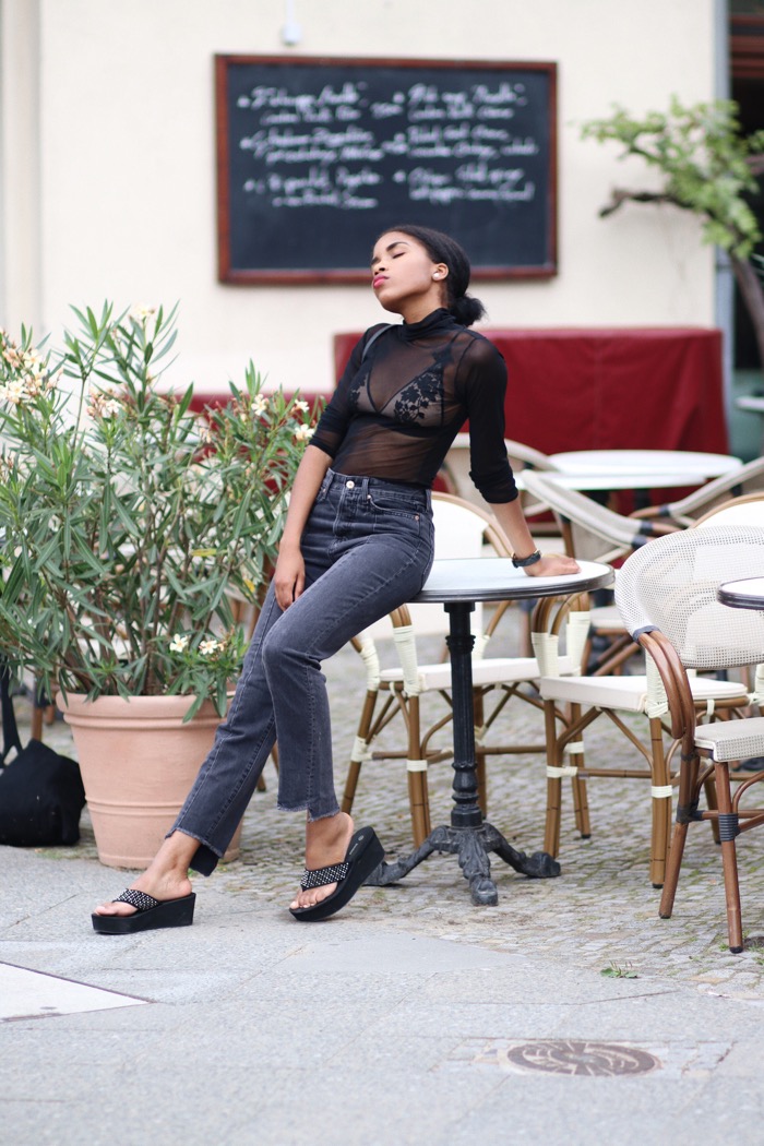 Transparente Bluse, Spitzen-BH-Influencer-Deutschland-Modeblog-Berlin-Fashionblogger-Streetstyle-Berlin